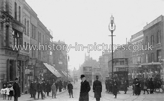 Holloway Road, Upper Holloway, London. c.1909.